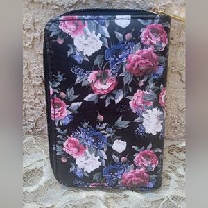 Women's Black Floral  Zip Around Wallet New